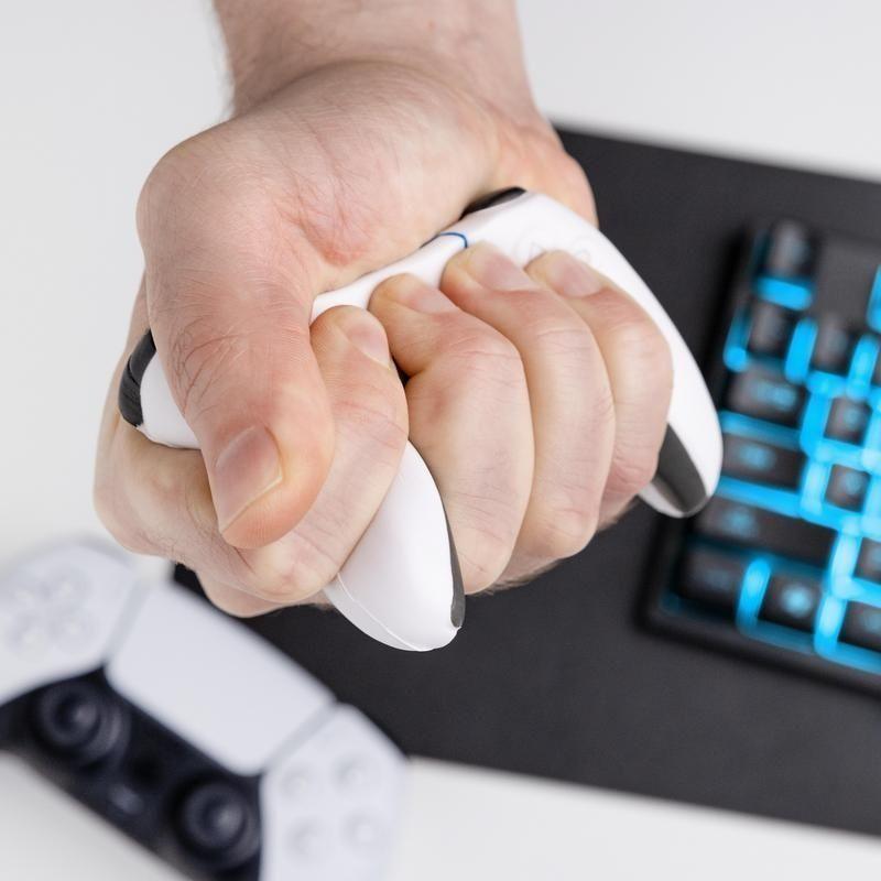 pp9404ps-playstation-stress-controller-ps5-square-lifestyle-3