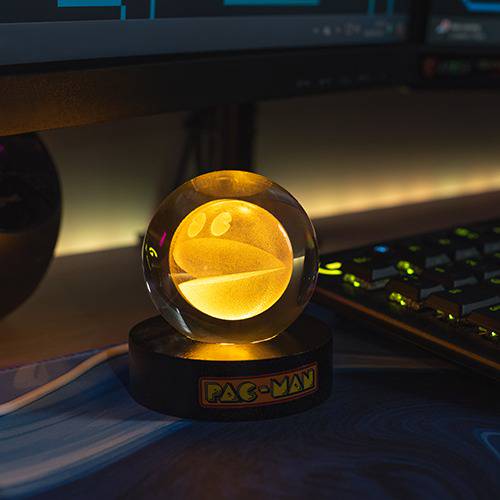 320097-Pac-Man-Crystal-Ball-Light-Lifestyle
