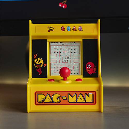 1531-PAC-MAN-Desktop-Arcade-Lifetsyle