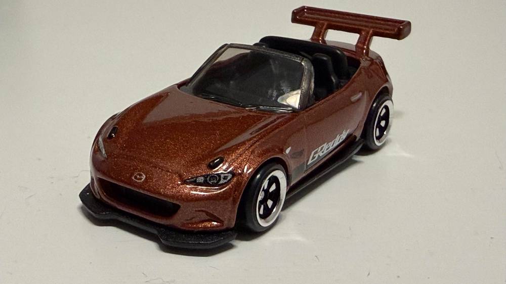 2015-mazda-mx-5-miata-v0-cqm5nb1ehusg1