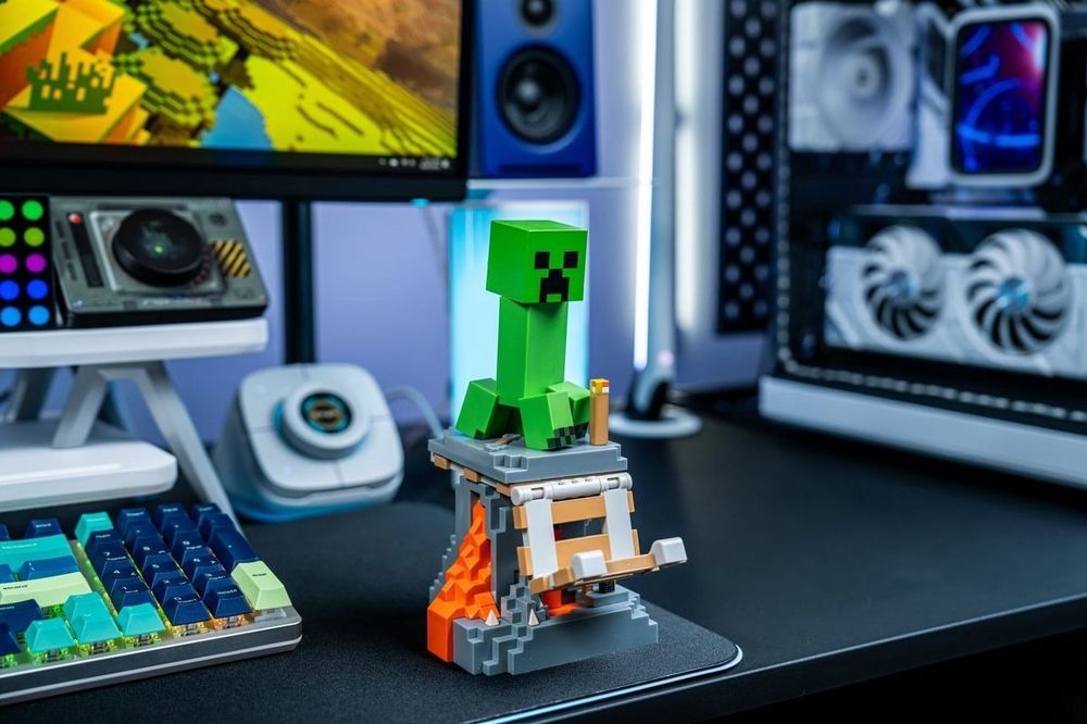 creeper-r-e-s-t-cable-guy-lifestyle-asset-medium4